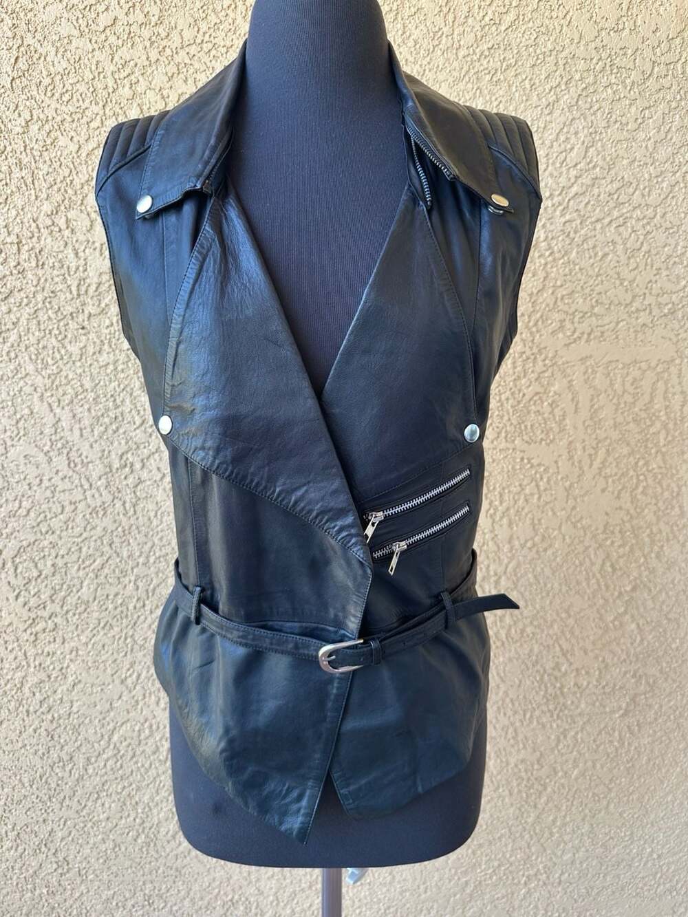Skingraft Black Leather Moto Vest with Belt and Quilted Shoulders Size M